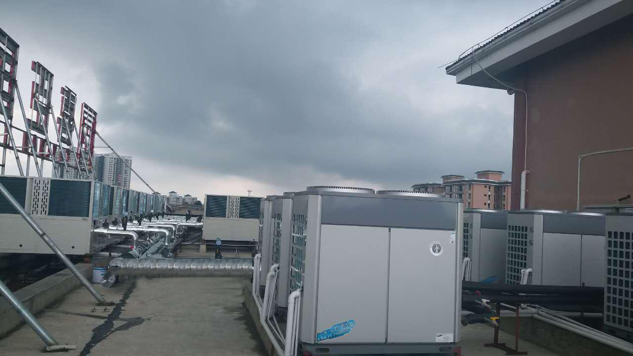 贵州威宁喜臣大酒店接纳冠军国际网空气能热泵机组